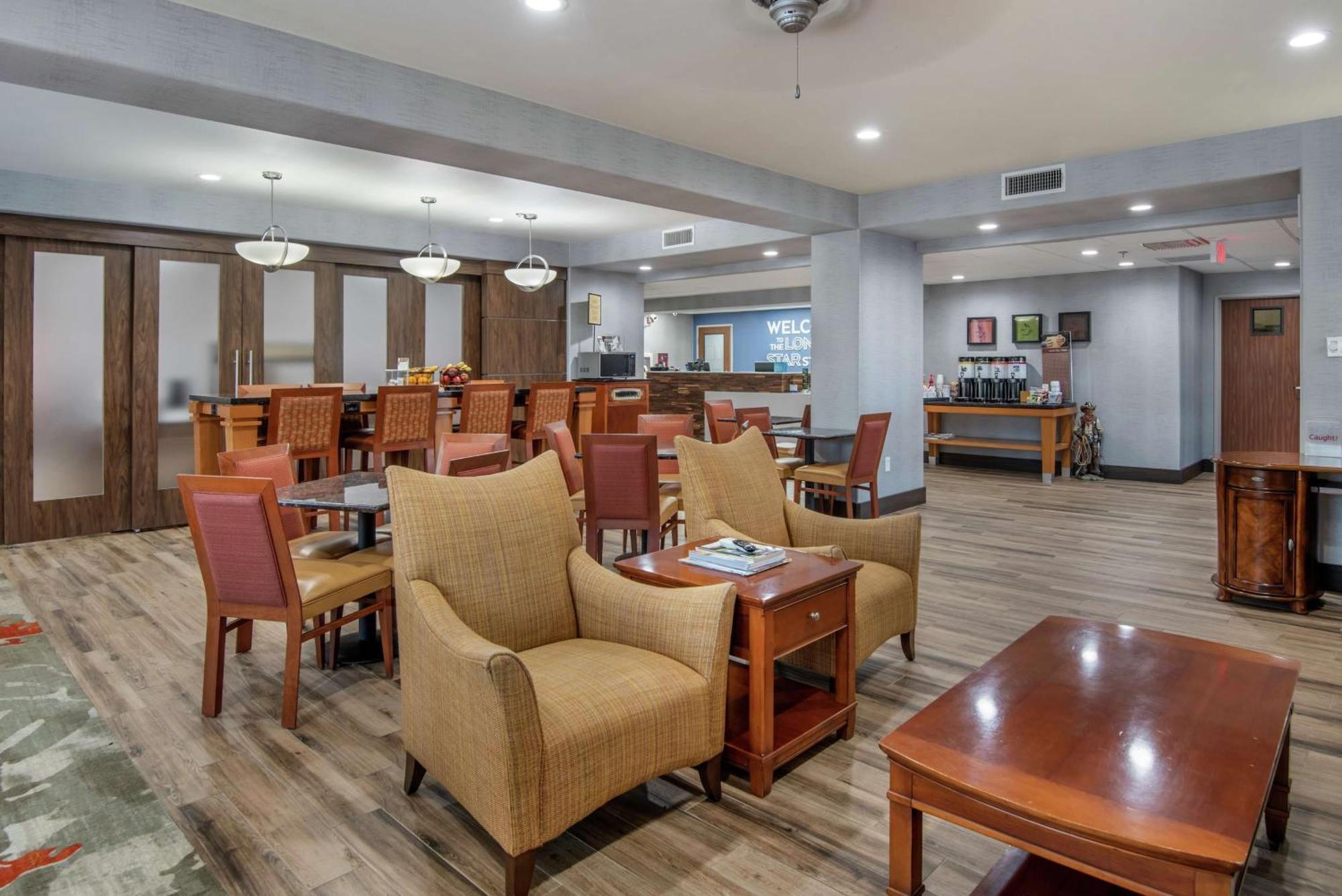 Hampton Inn Brownwood Exterior photo