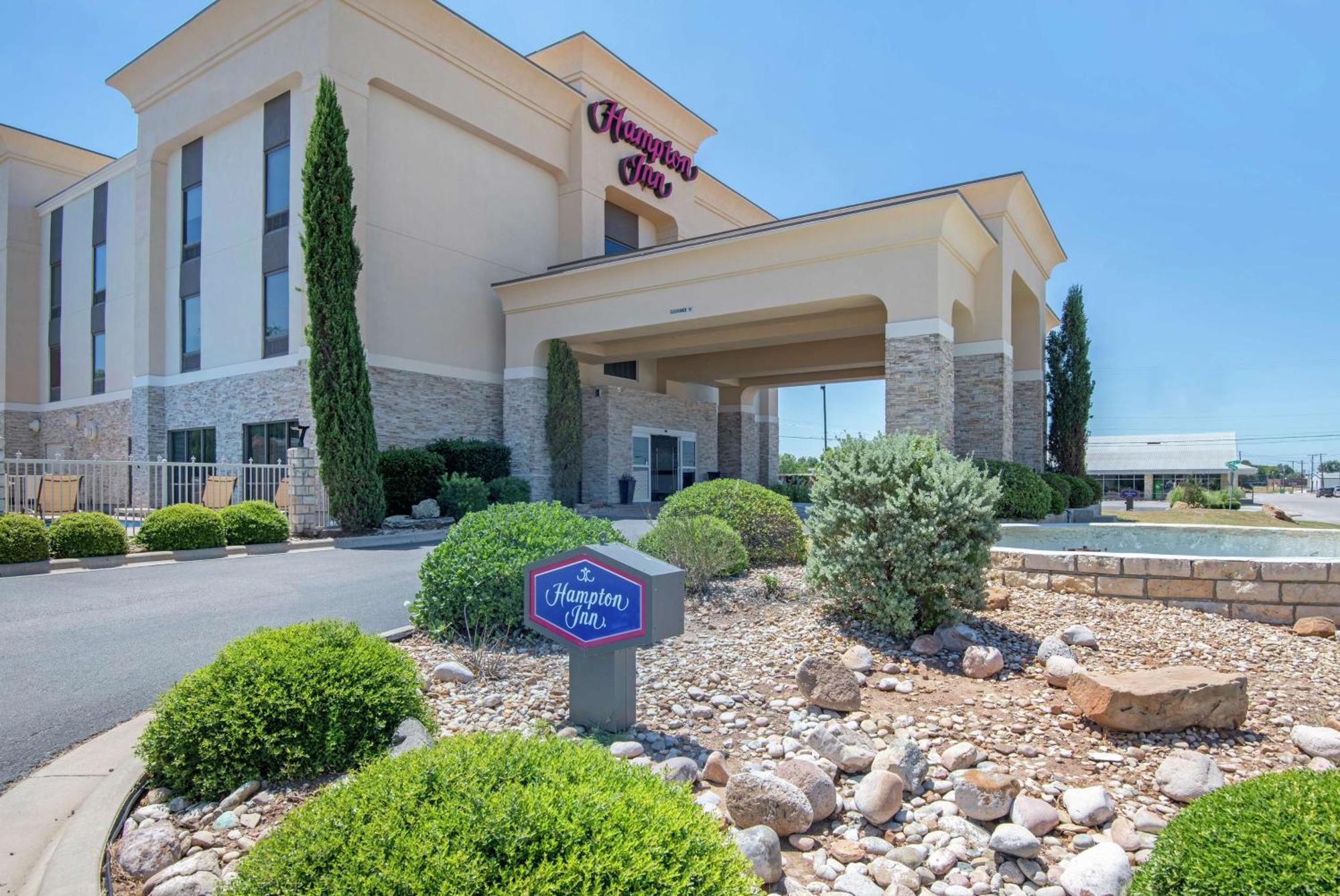 Hampton Inn Brownwood Exterior photo