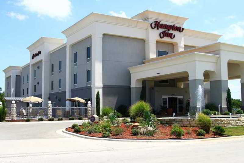 Hampton Inn Brownwood Exterior photo